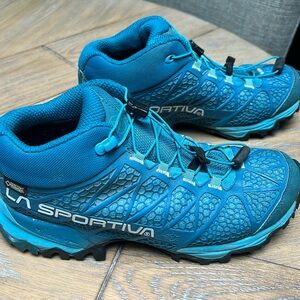 La Sportiva Synthesis Mid GTX Hiking Shoes Women's Size 8.5 US, 40 EUR